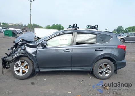 2015 Toyota Rav4 Xle z USA, uszkodzony, nr VIN JTMRFREV9FD146574